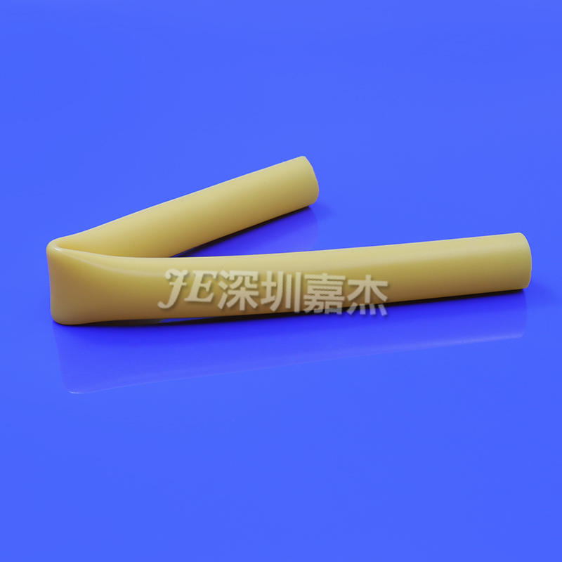 外国美女被爆艹艹到高潮喷水双色硅胶管